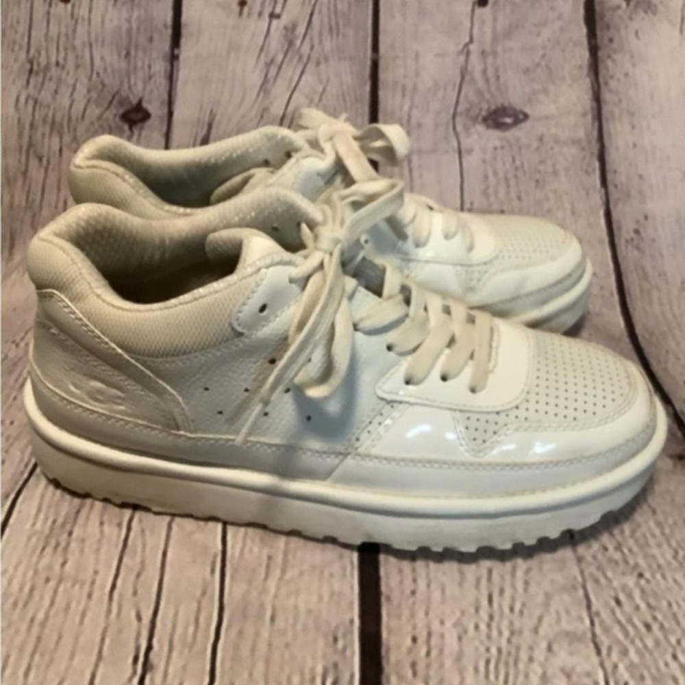 UGGs women sneakers